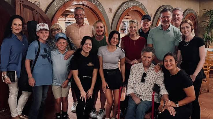 Randy Travis visit Joe T Garcia
