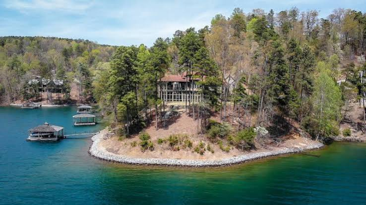 Lake Texoma Should Be Capitalized