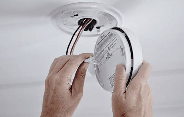 Smoke alarm beeping