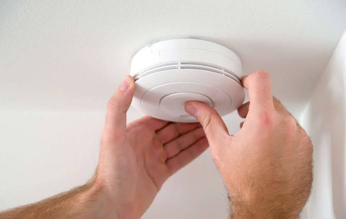 Smoke alarm beeping