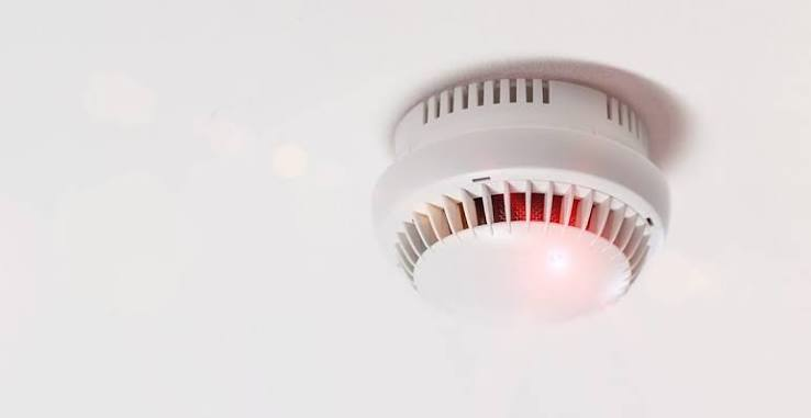 Smoke alarm beeping